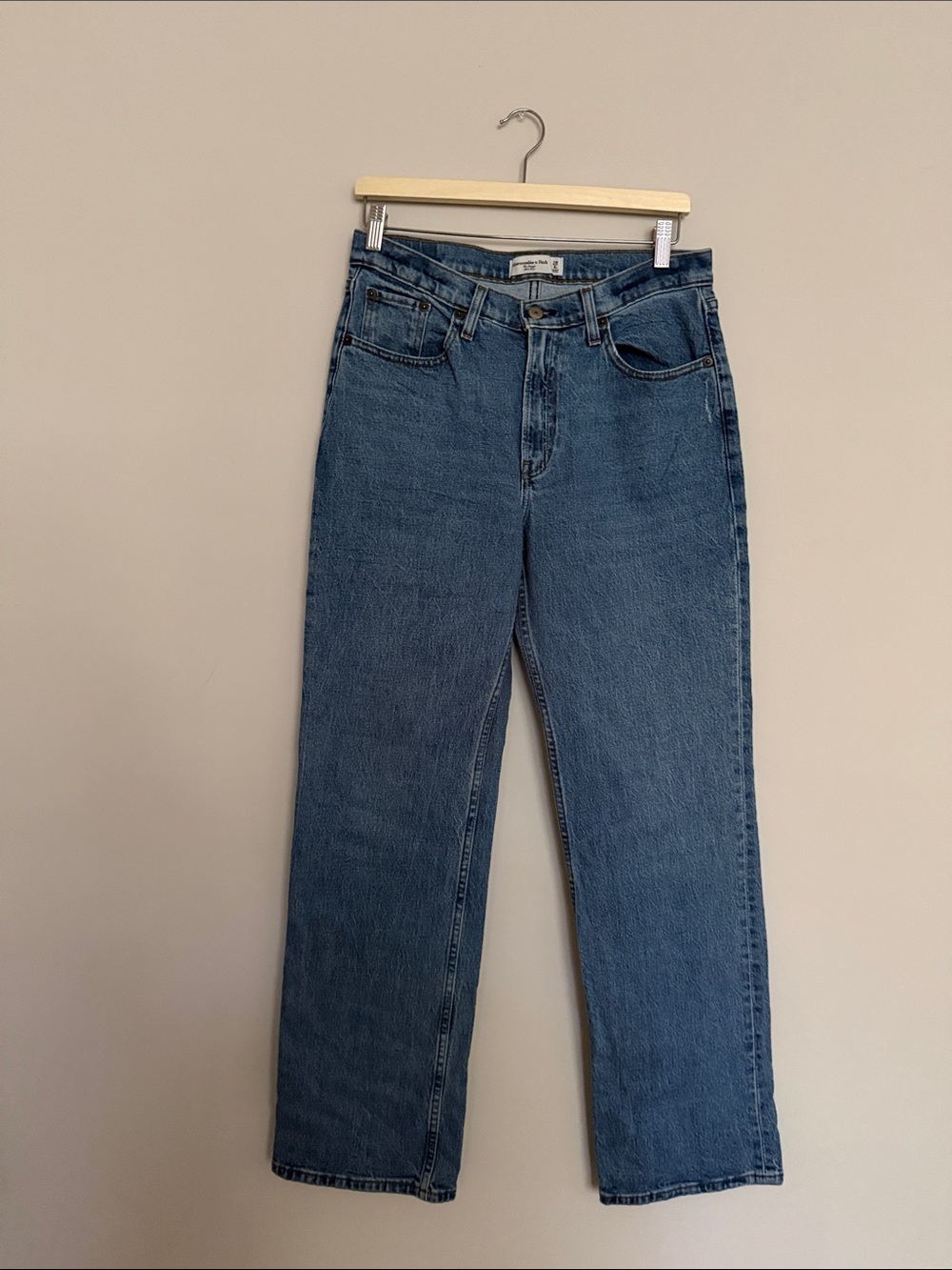 Abercrombie & Fitch Curve Love Mid Blue Straight-Leg Women's Jeans
